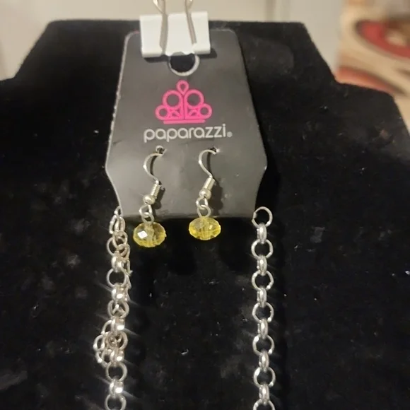 Jewelry - Picture 2 of 3